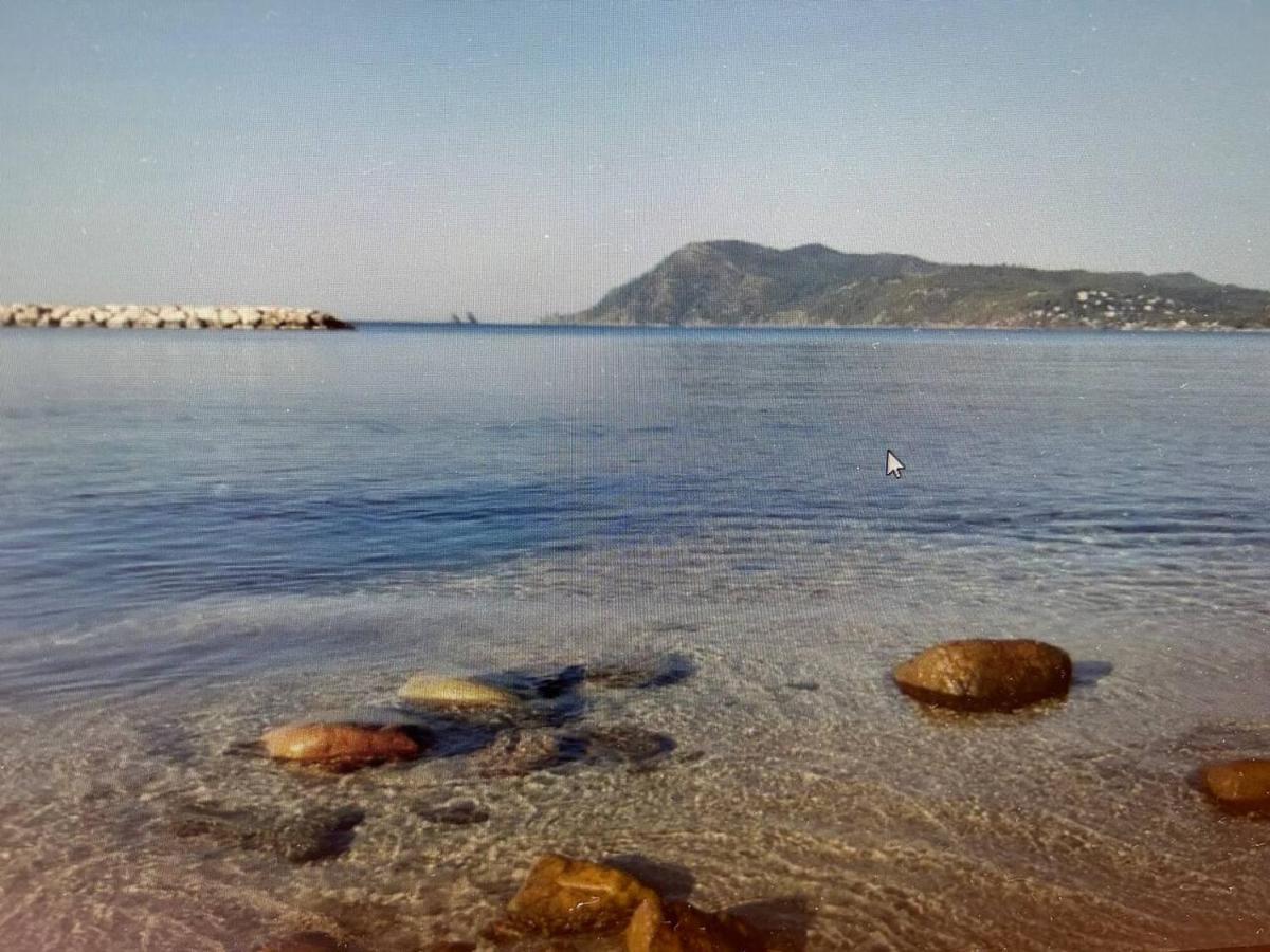 Pin Rollan Beach Сен-Мандрие-сюр-Мер Экстерьер фото